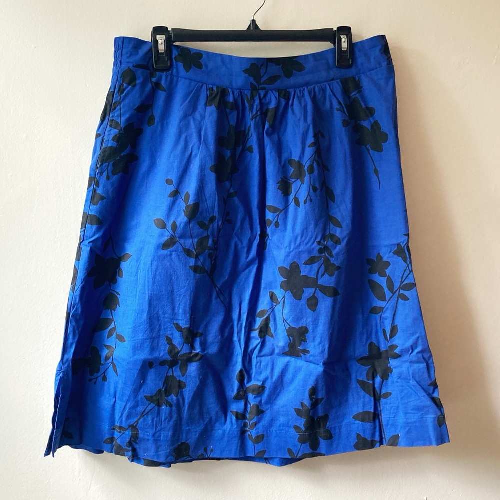 Royal blue & black floral print skirt w/ pockets